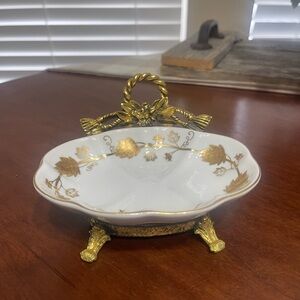Hollywood Regency Vintage Bathroom Soap dish